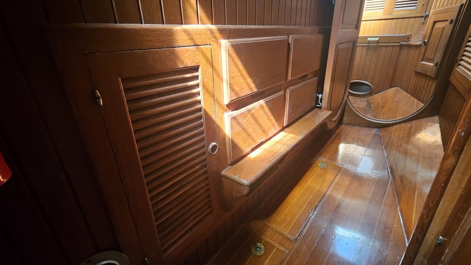 1985 Hans Christian 33T