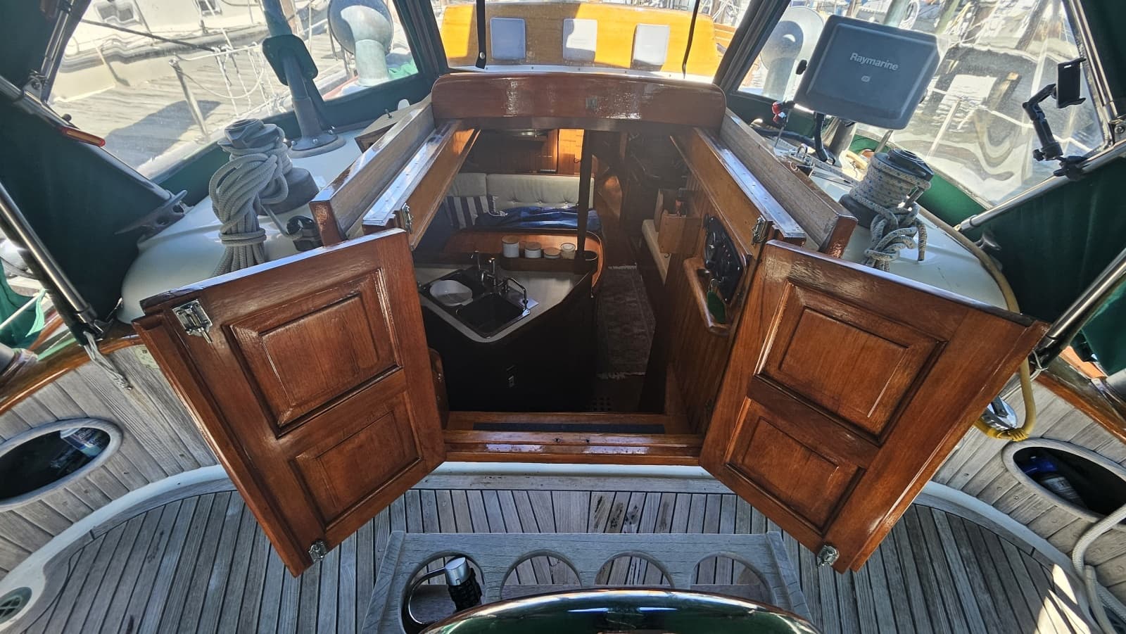 1985 Hans Christian 33T