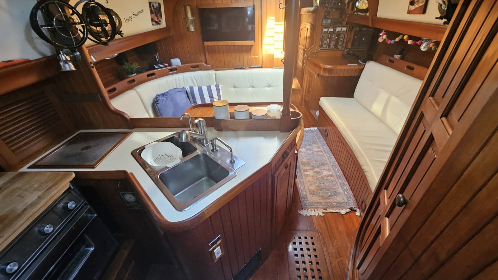 1985 Hans Christian 33T