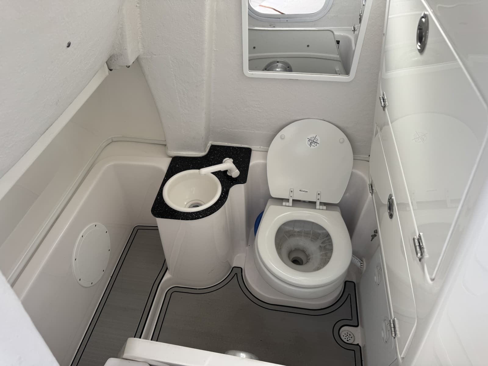 2023 Sea Fox 268 Commander