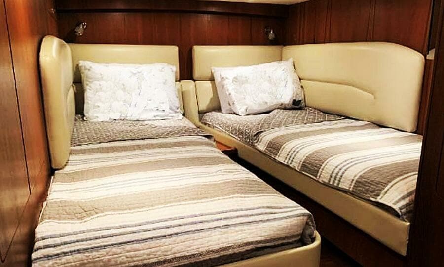 2009 Tiara Yachts Sovran 4300 - Photo 14