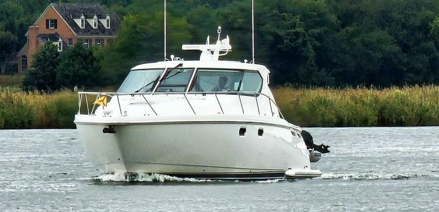 2009 Tiara Yachts Sovran 4300 - Photo 2