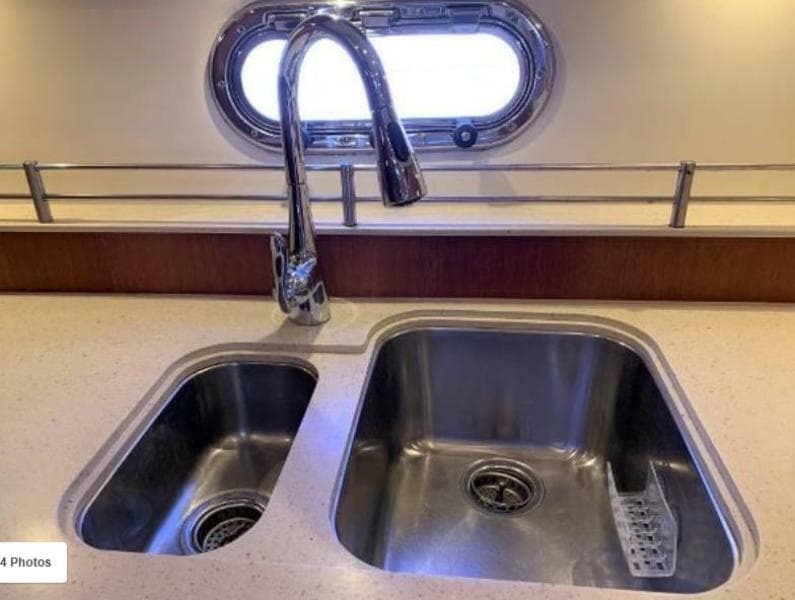 2009 Tiara Yachts Sovran 4300 - Photo 62