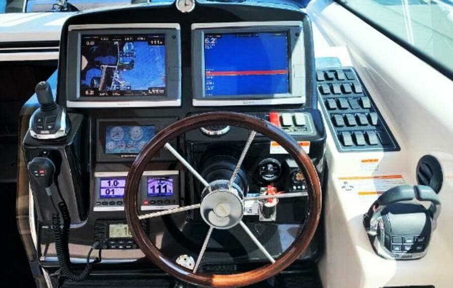 2009 Tiara Yachts Sovran 4300 - Photo 4
