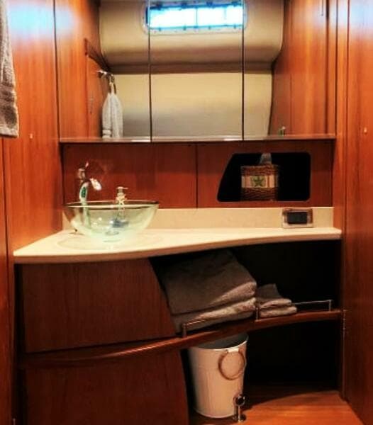 2009 Tiara Yachts Sovran 4300 - Photo 74