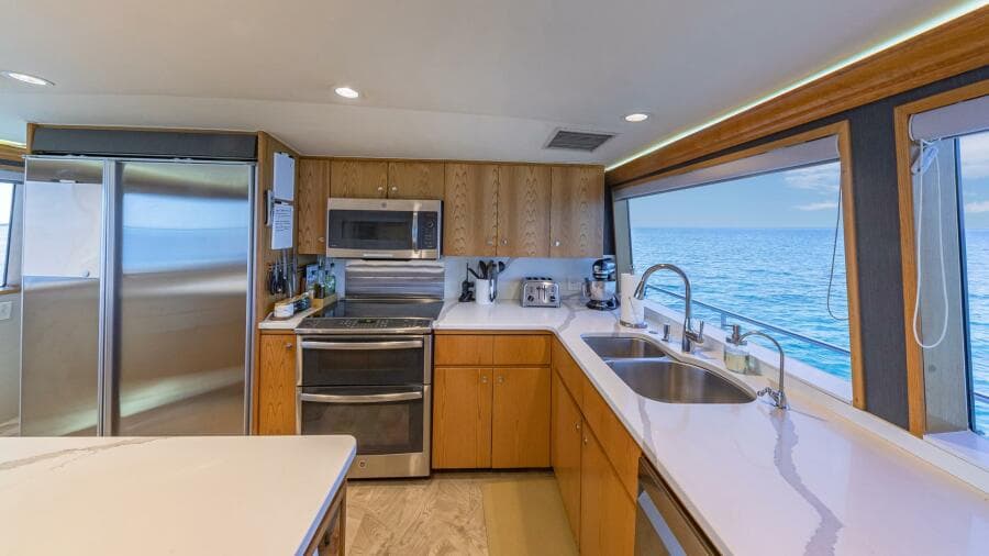 1997 Broward Raised Pilothouse