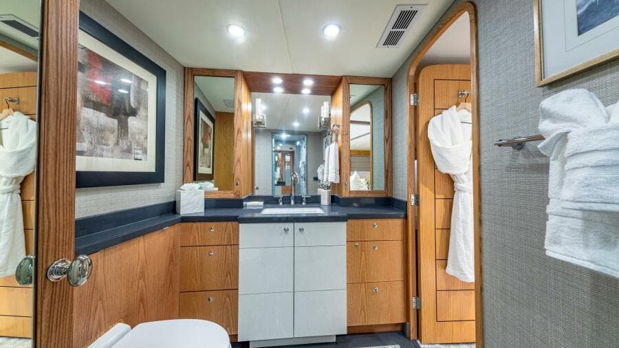 1997 Broward Raised Pilothouse