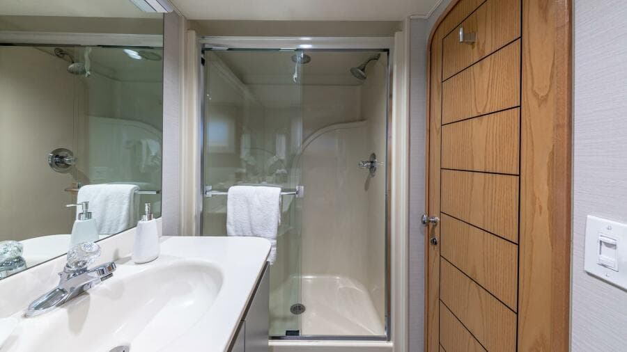 1997 Broward Raised Pilothouse