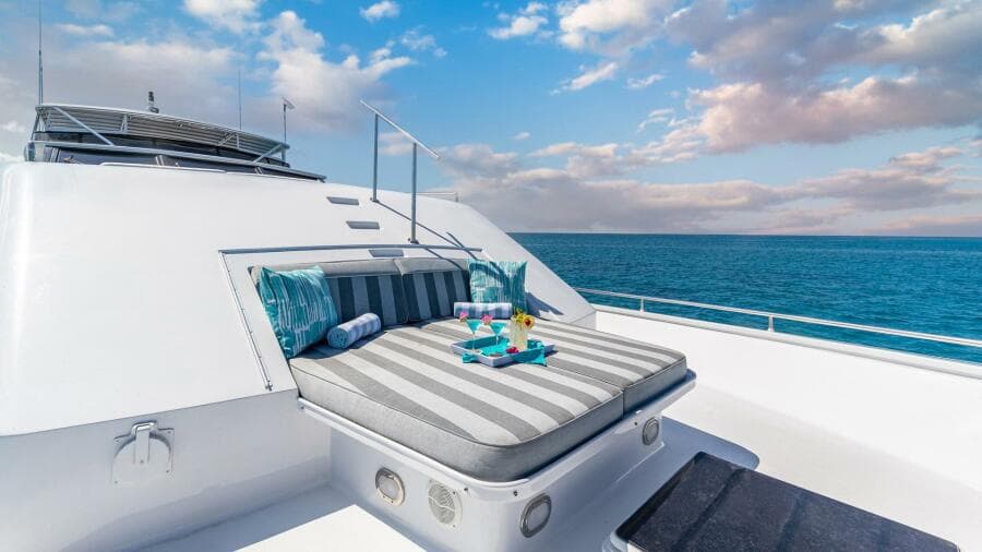 1997 Broward Raised Pilothouse