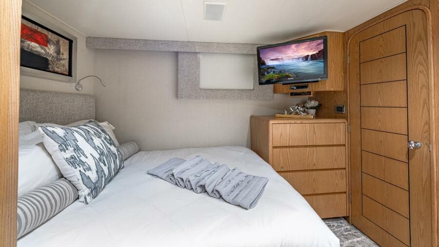 1997 Broward Raised Pilothouse