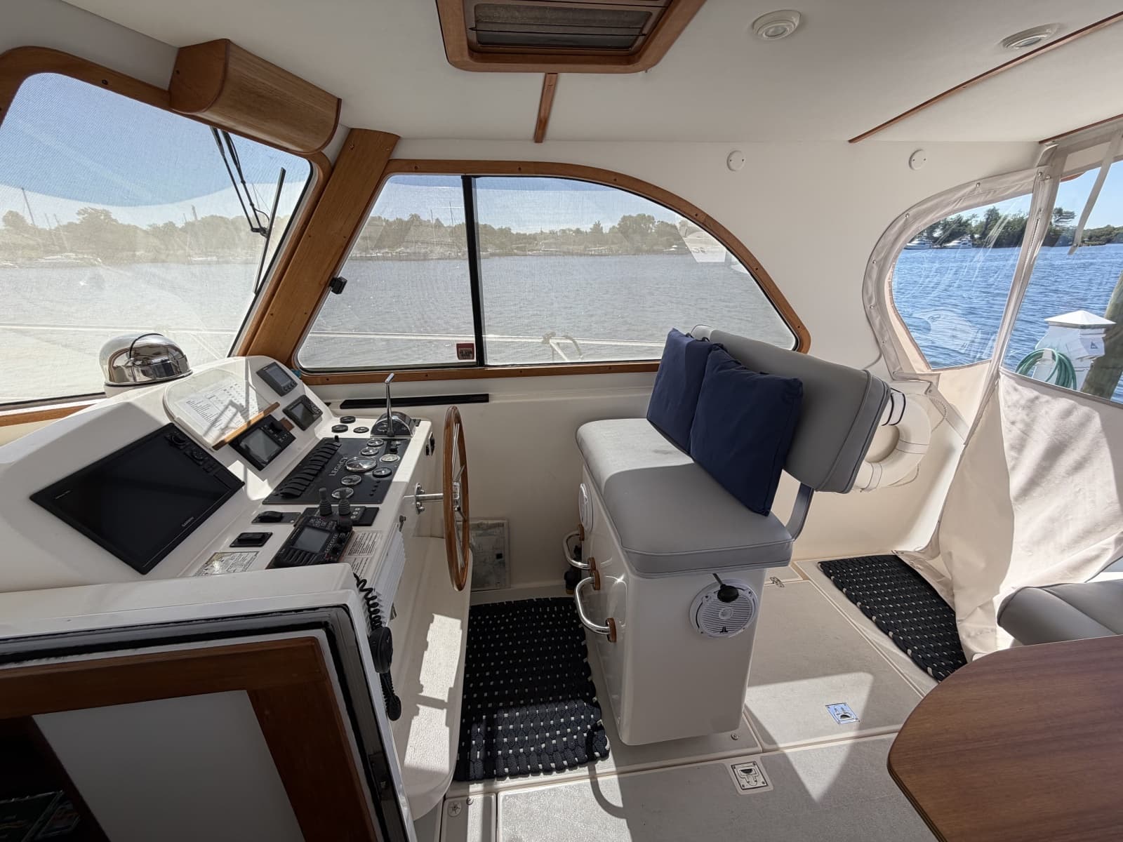 2003 Legacy Express - Photo 13