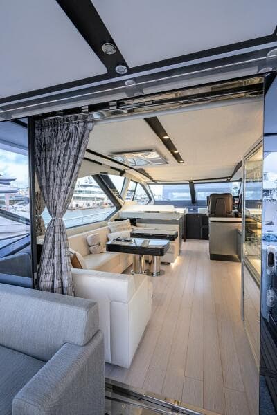 2019 Azimut S7