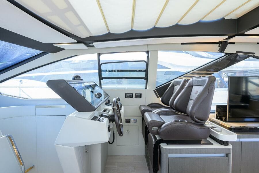 2019 Azimut S7