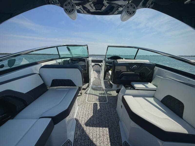 2020 Monterey 29 305SSD