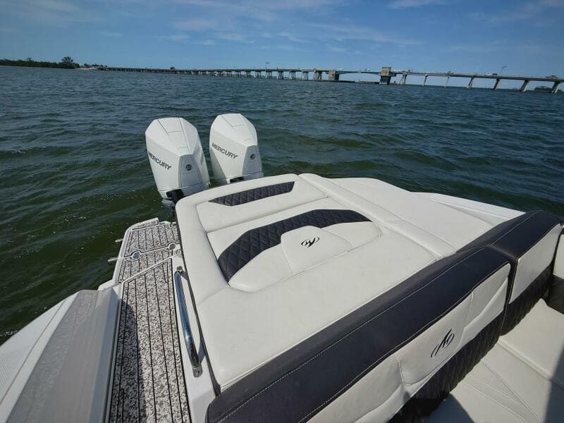 2020 Monterey 29 305SSD