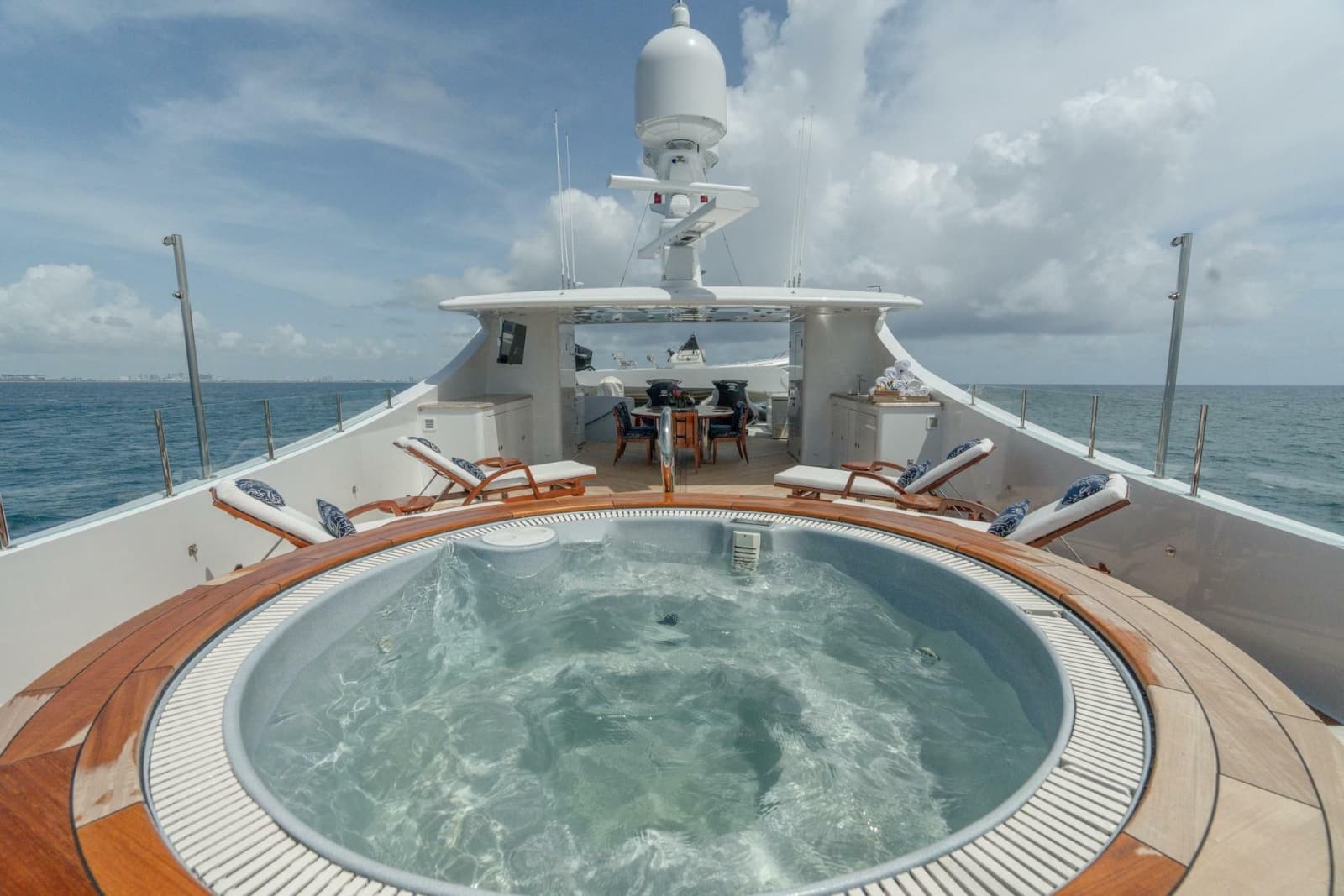 2006 Trinity Yachts Tri-Deck MY - Photo 25