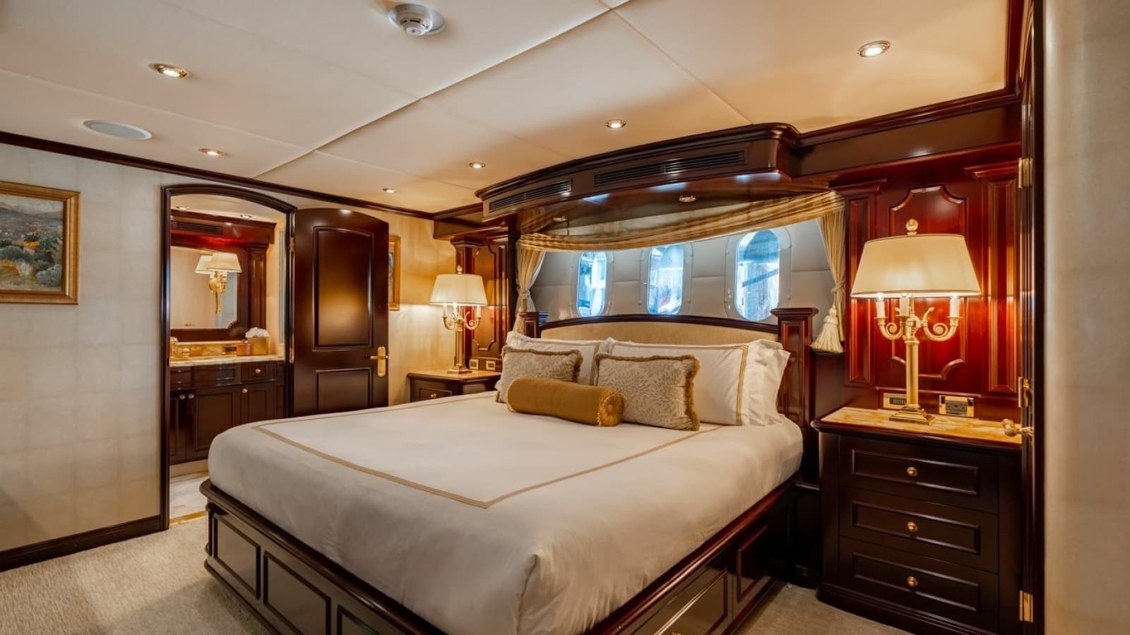 2006 Trinity Yachts Tri-Deck MY - Photo 15
