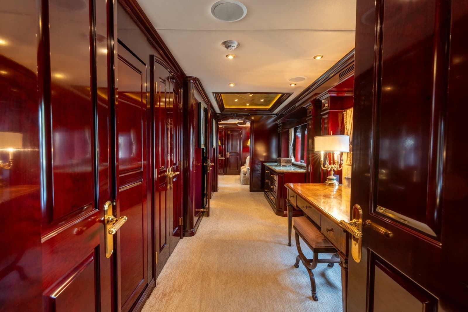 2006 Trinity Yachts Tri-Deck MY - Photo 11