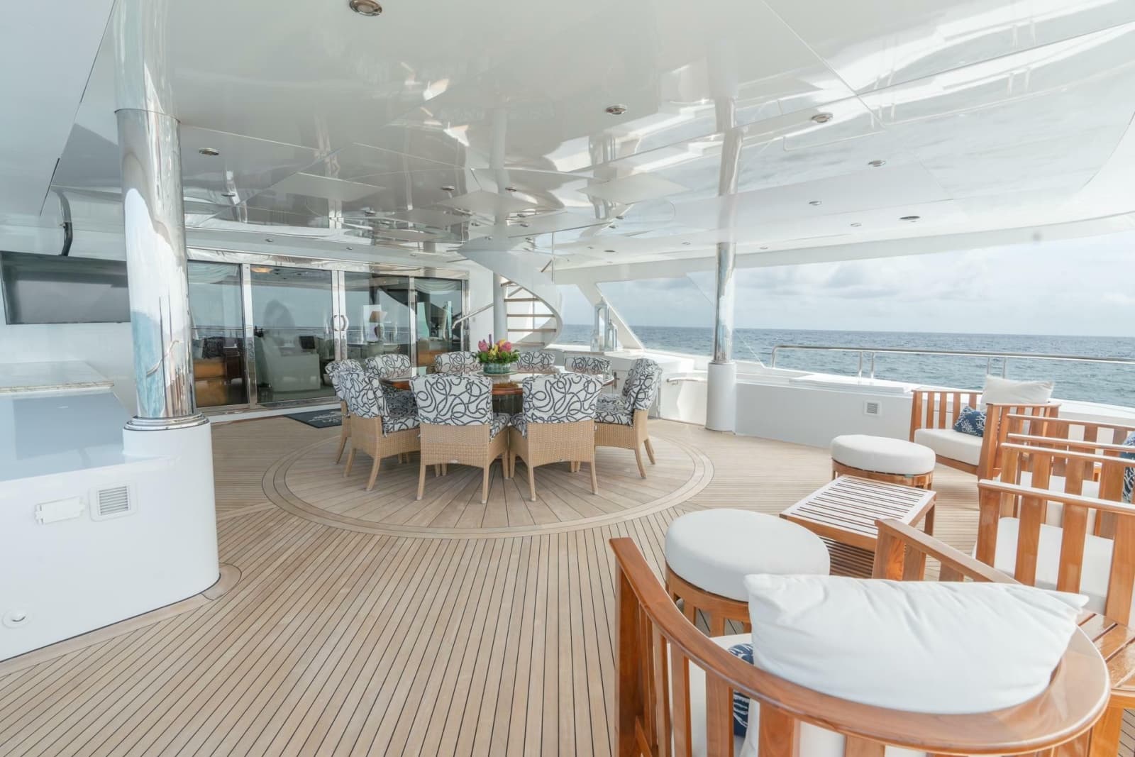 2006 Trinity Yachts Tri-Deck MY - Photo 21