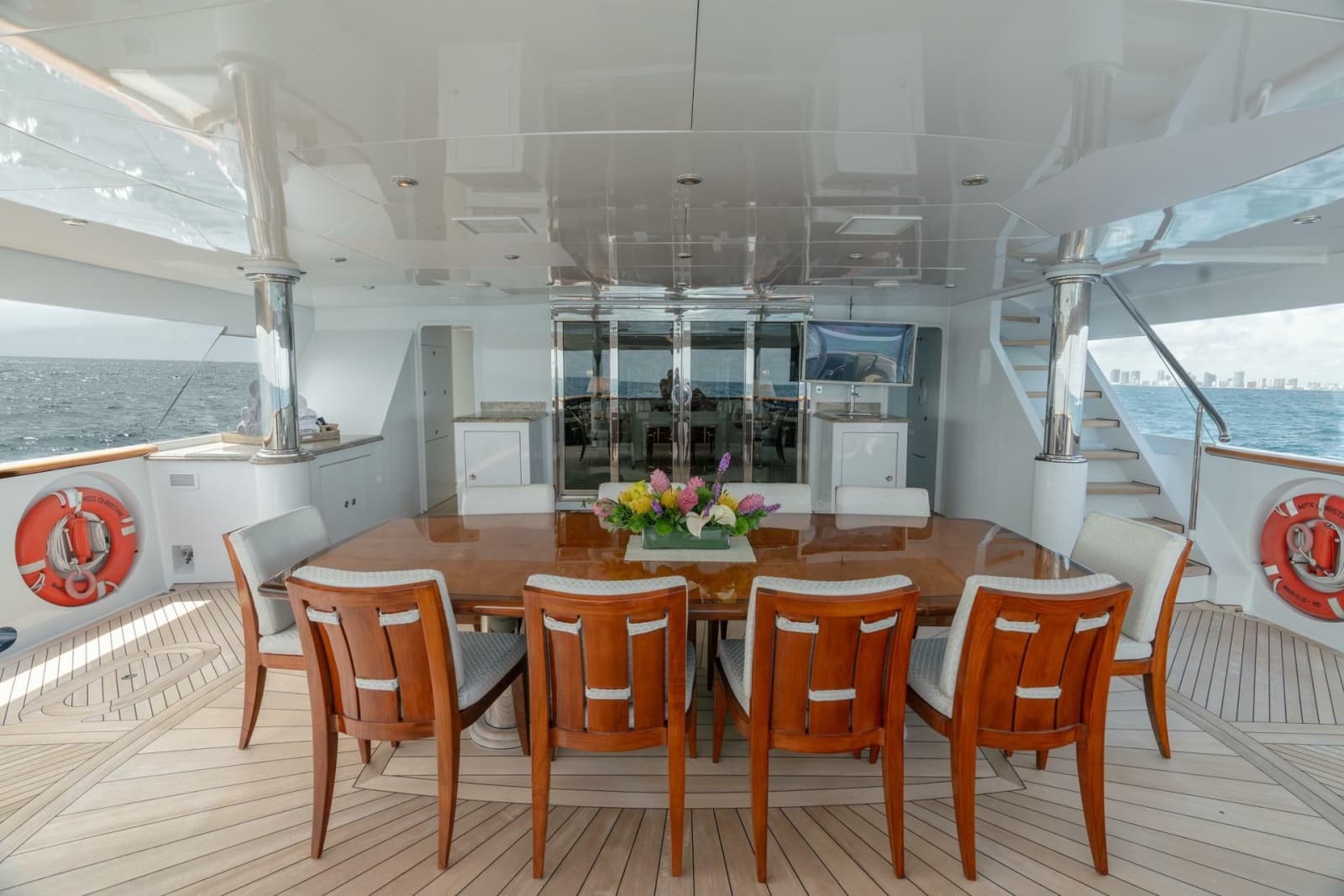2006 Trinity Yachts Tri-Deck MY - Photo 26