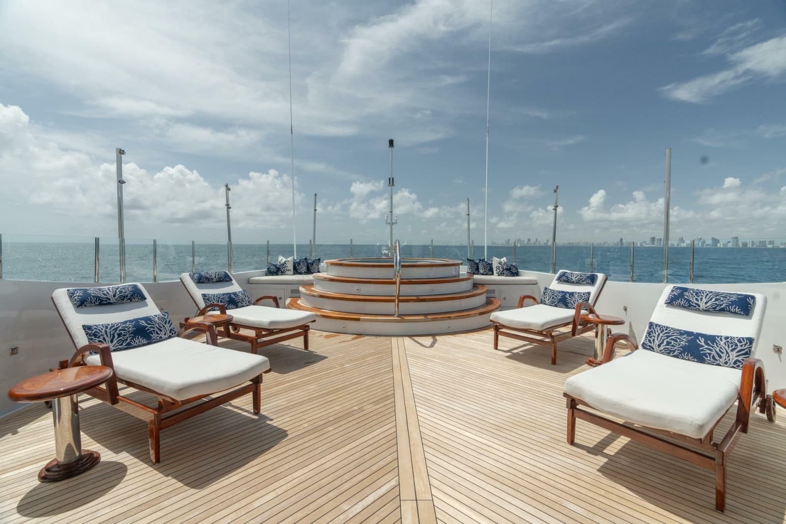 2006 Trinity Yachts Tri-Deck MY - Photo 24