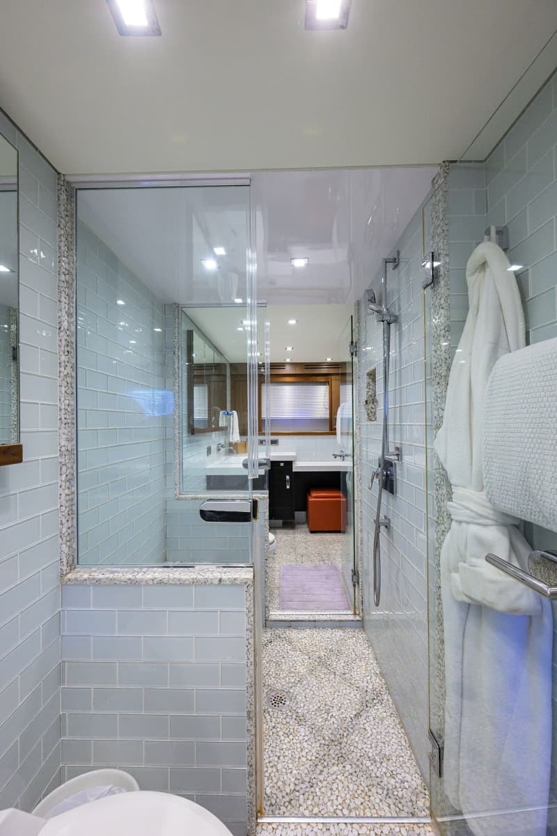 2013 Hatteras 80 Motor Yacht