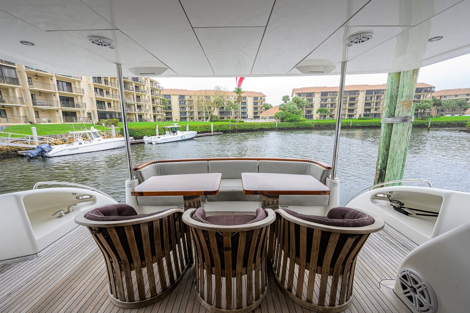 2013 Hatteras 80 Motor Yacht