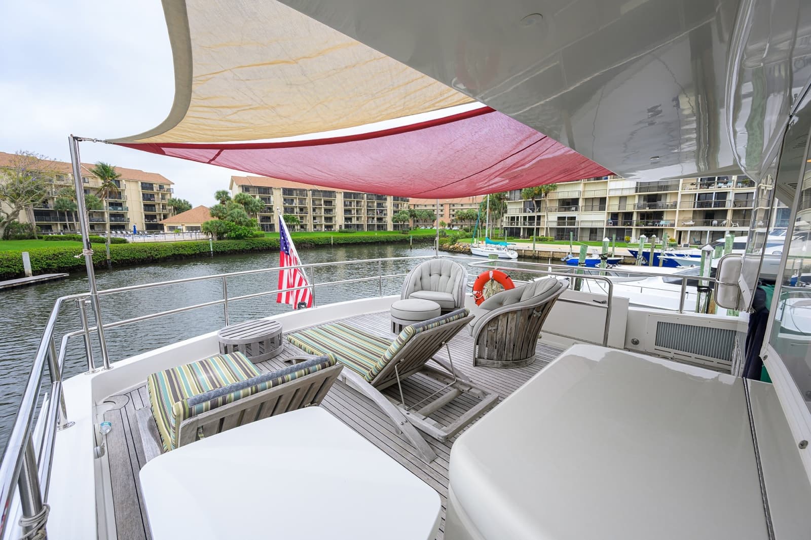 2013 Hatteras 80 Motor Yacht