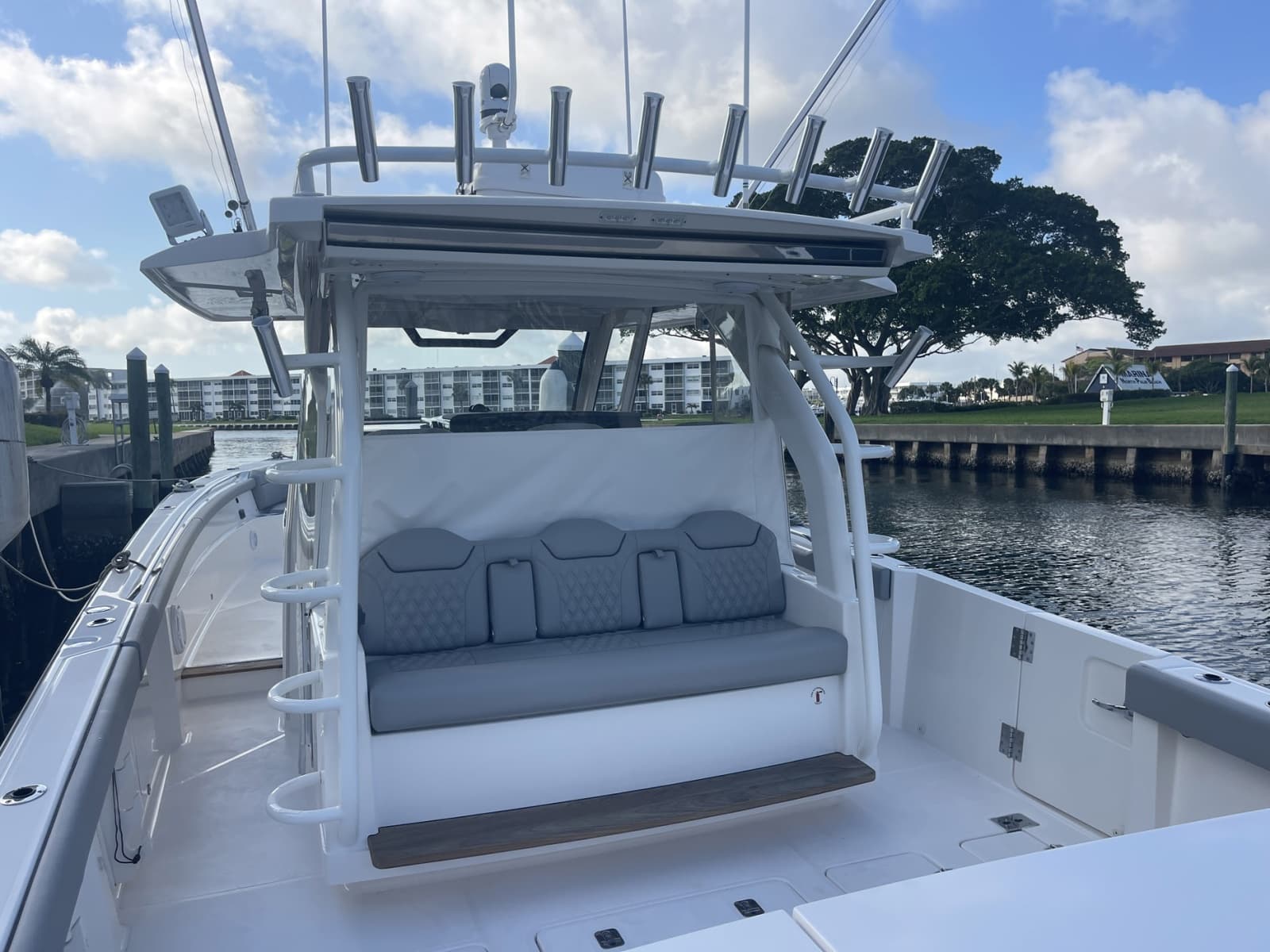 2017 Pursuit S 408 Sport