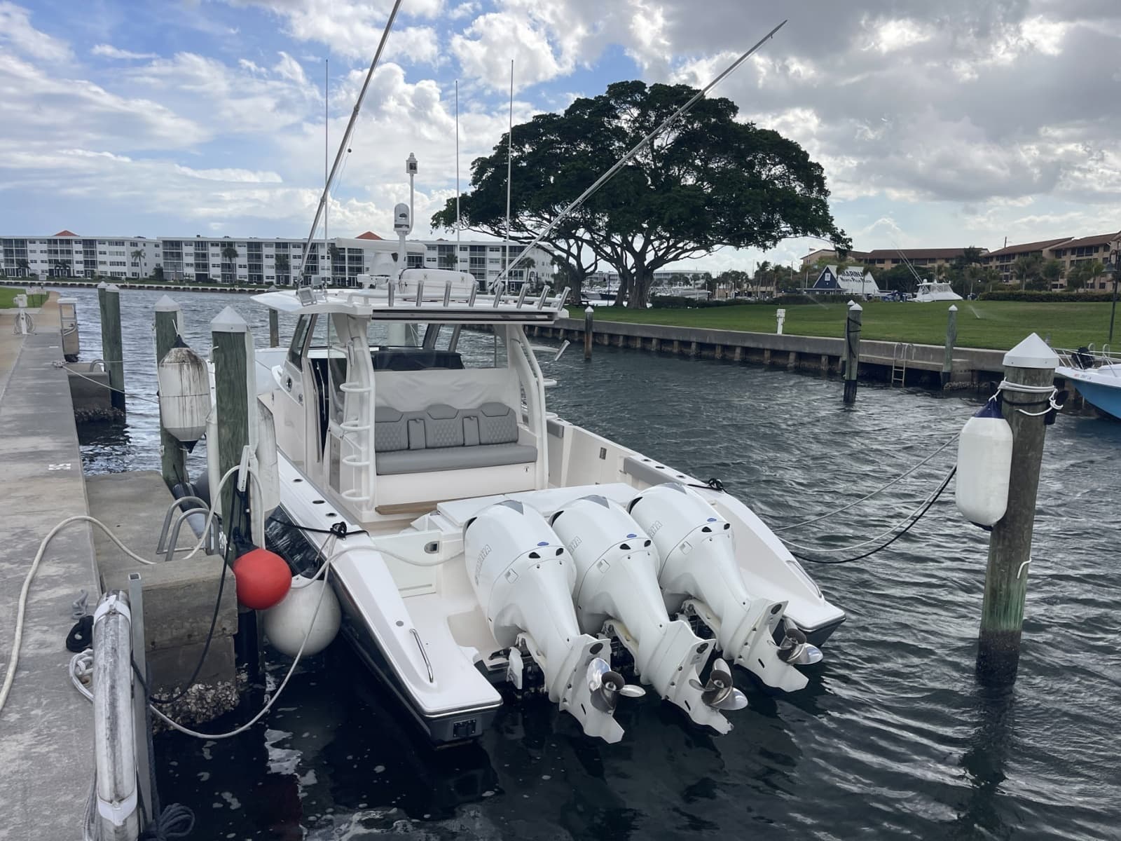 2017 Pursuit S 408 Sport