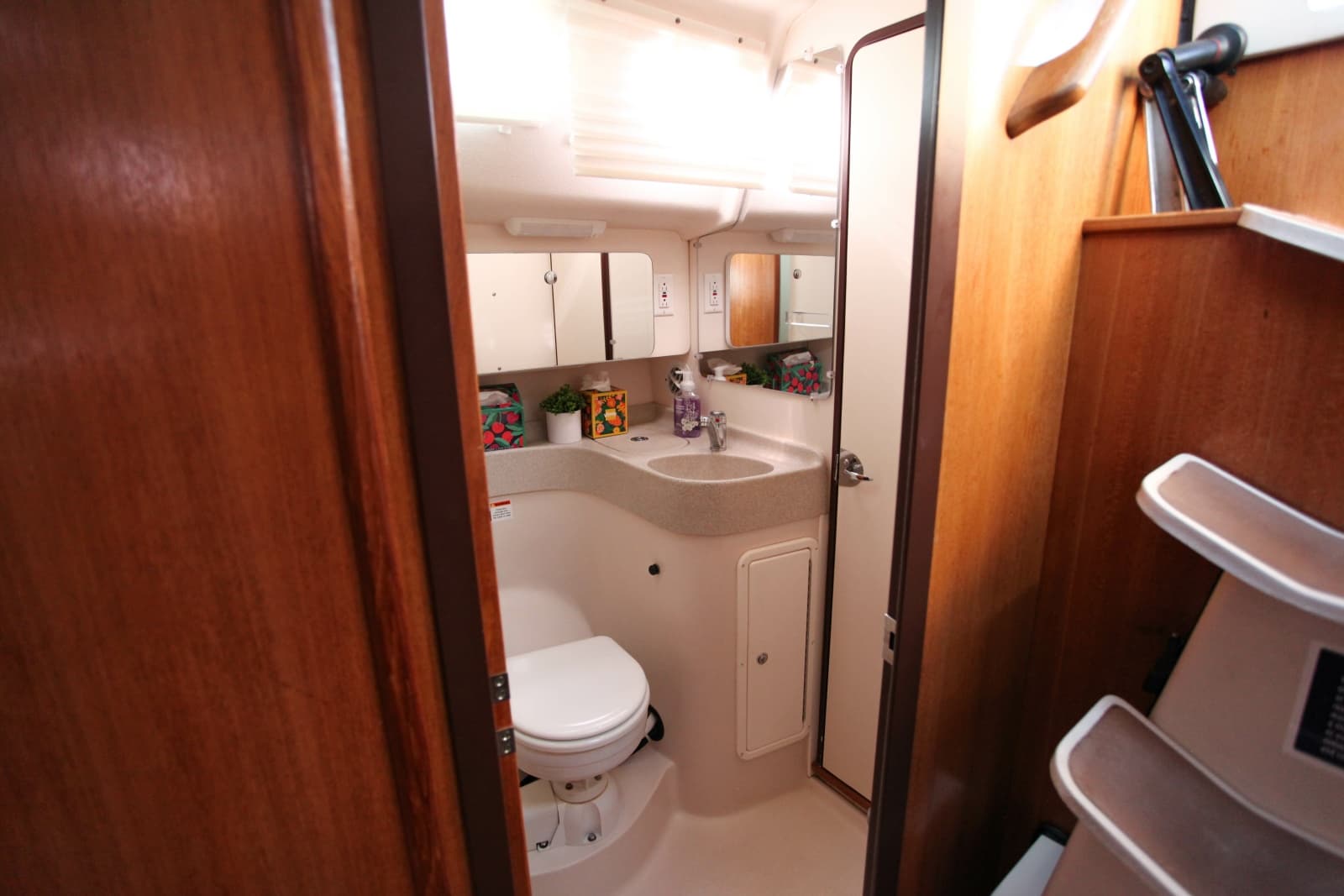2005 Catalina 387