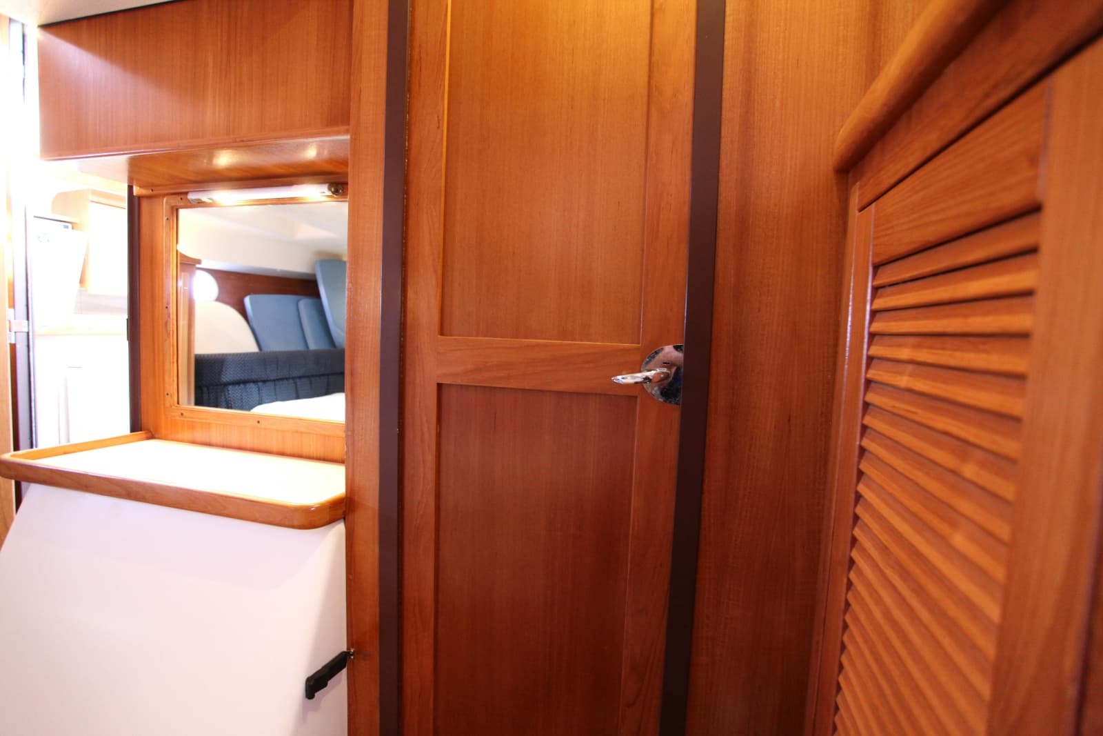 2005 Catalina 387