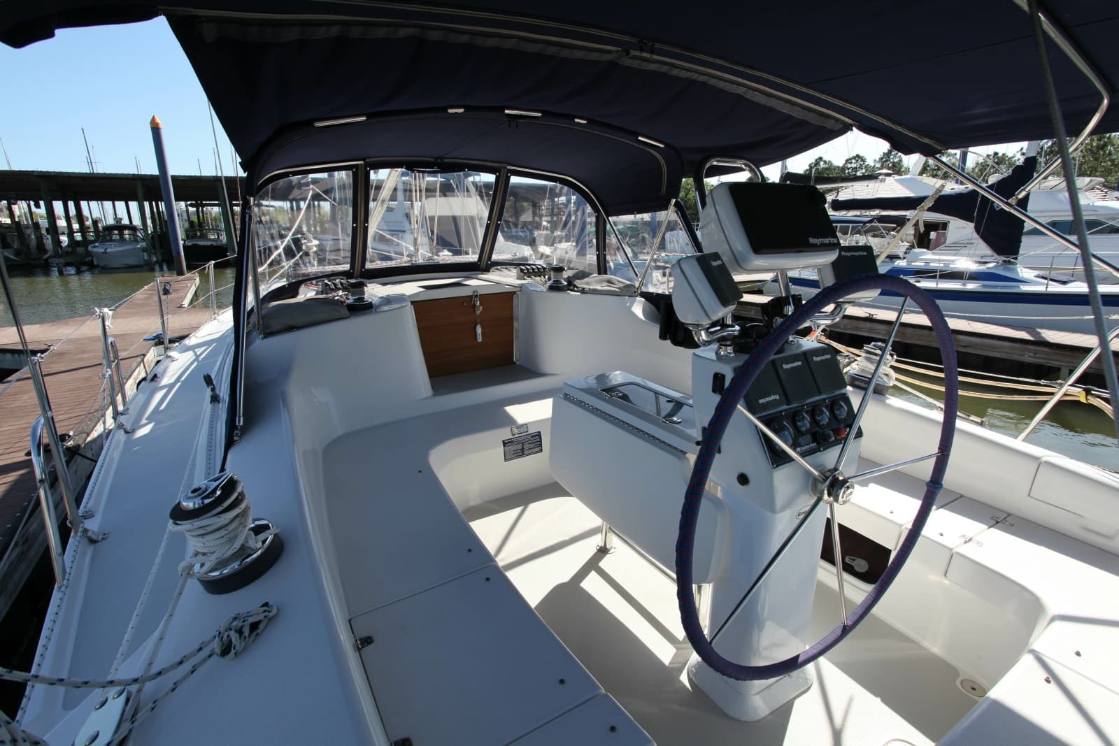 2005 Catalina 387