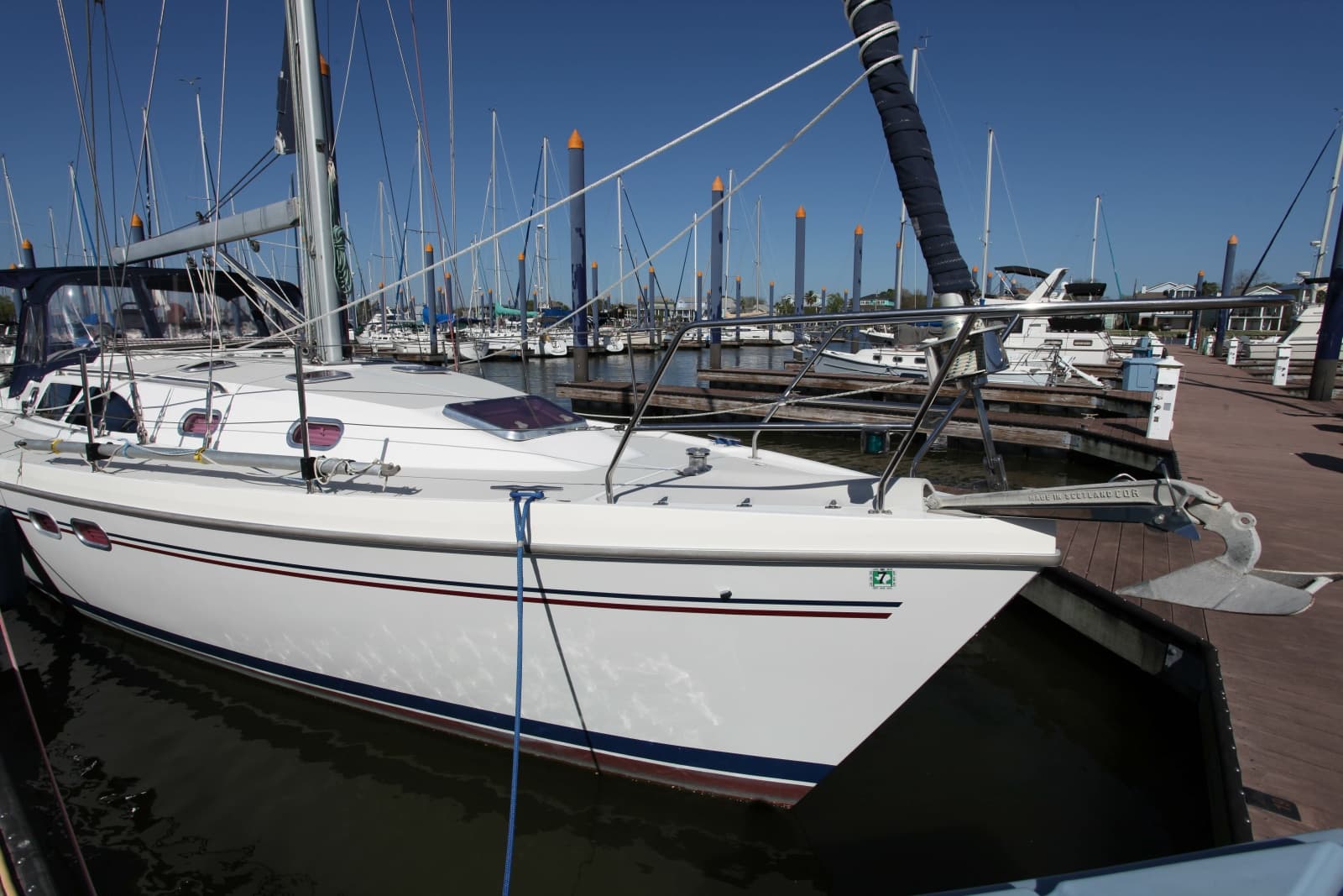 2005 Catalina 387