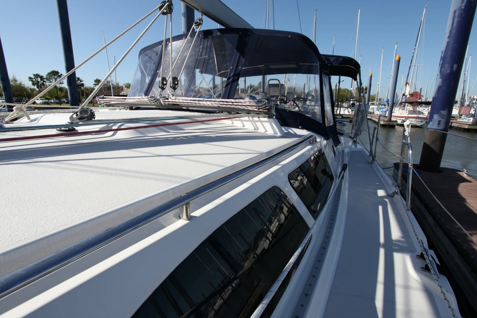 2005 Catalina 387