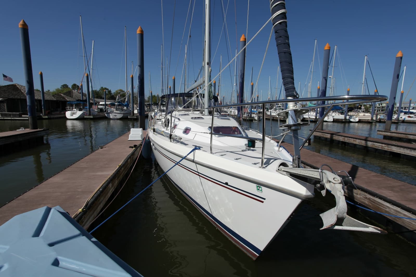 2005 Catalina 387