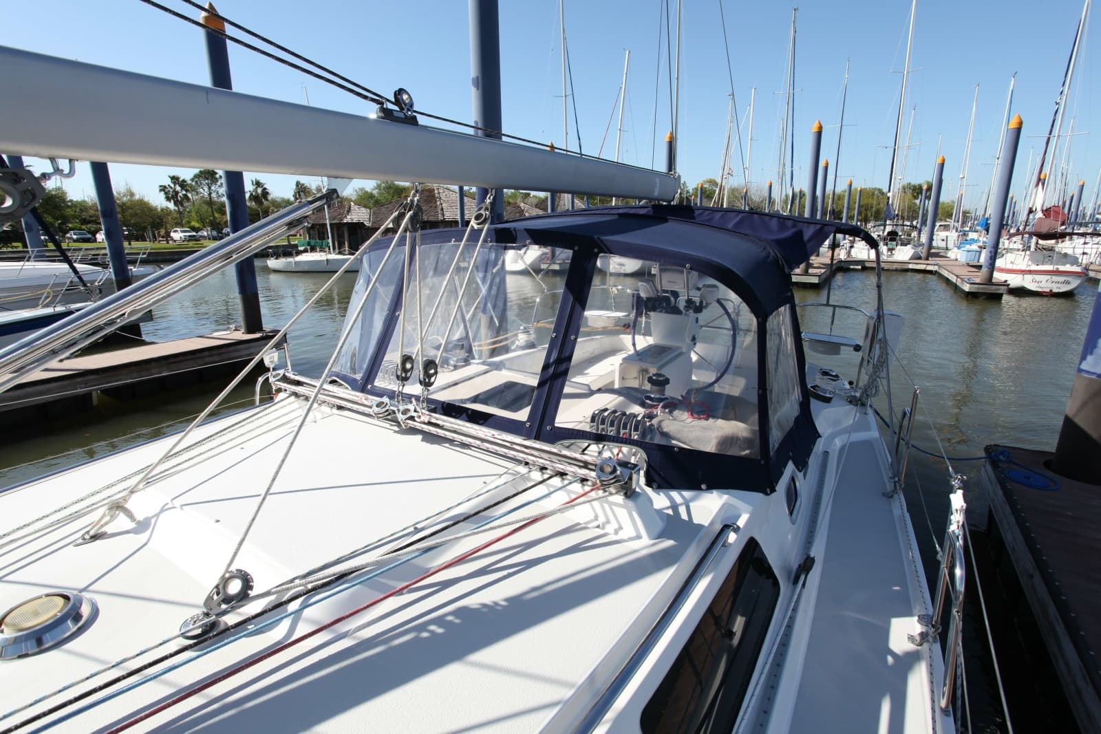 2005 Catalina 387