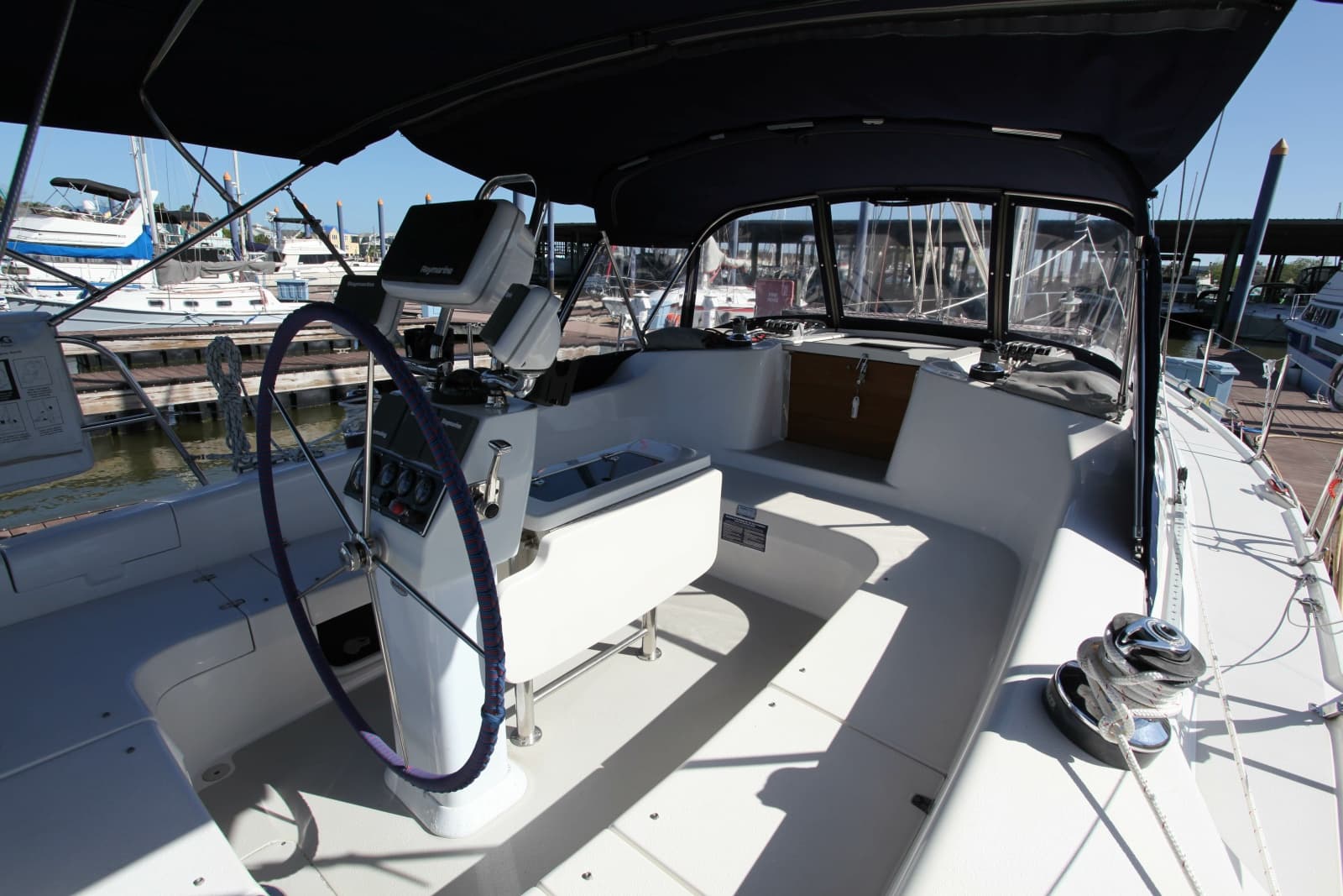 2005 Catalina 387