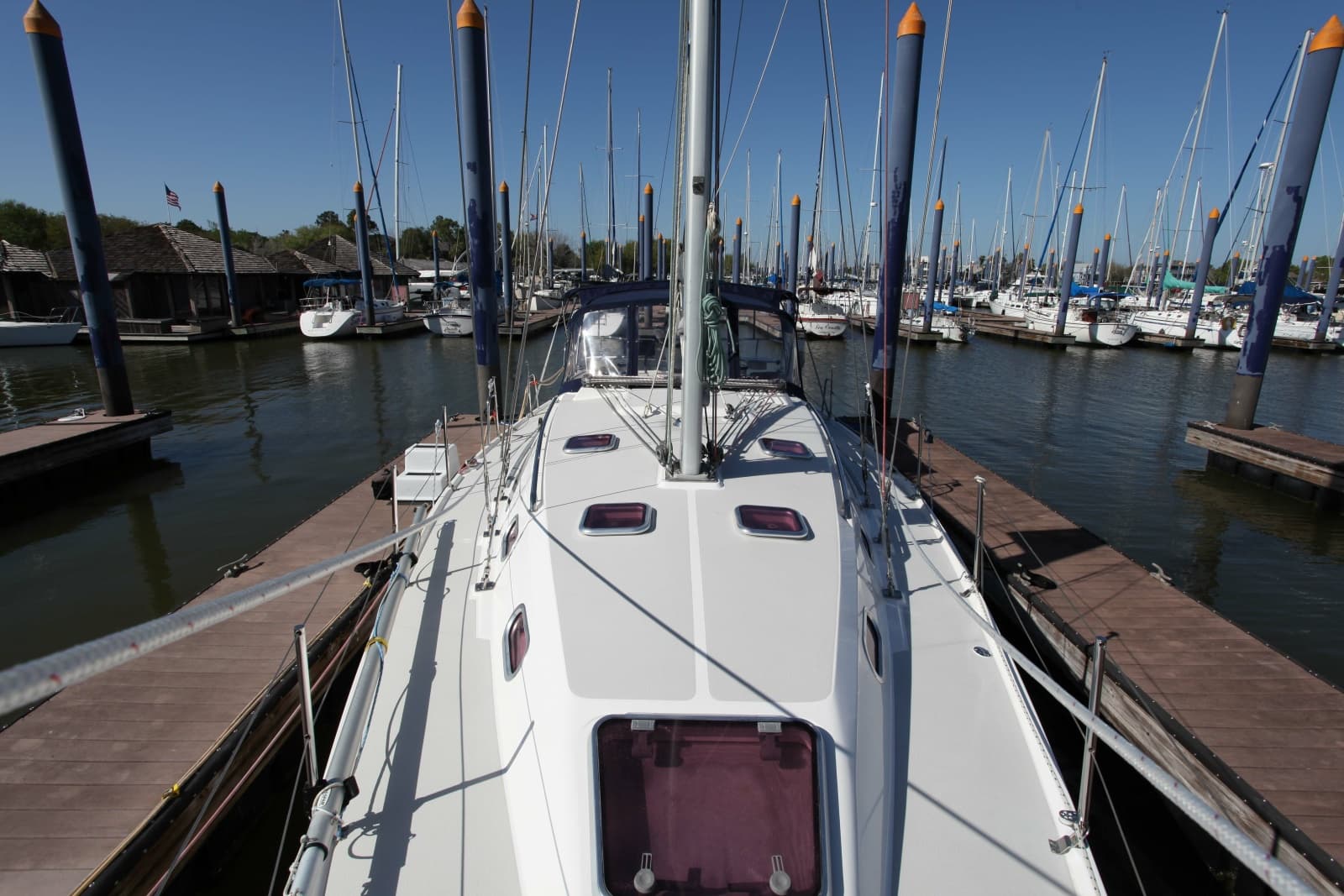 2005 Catalina 387