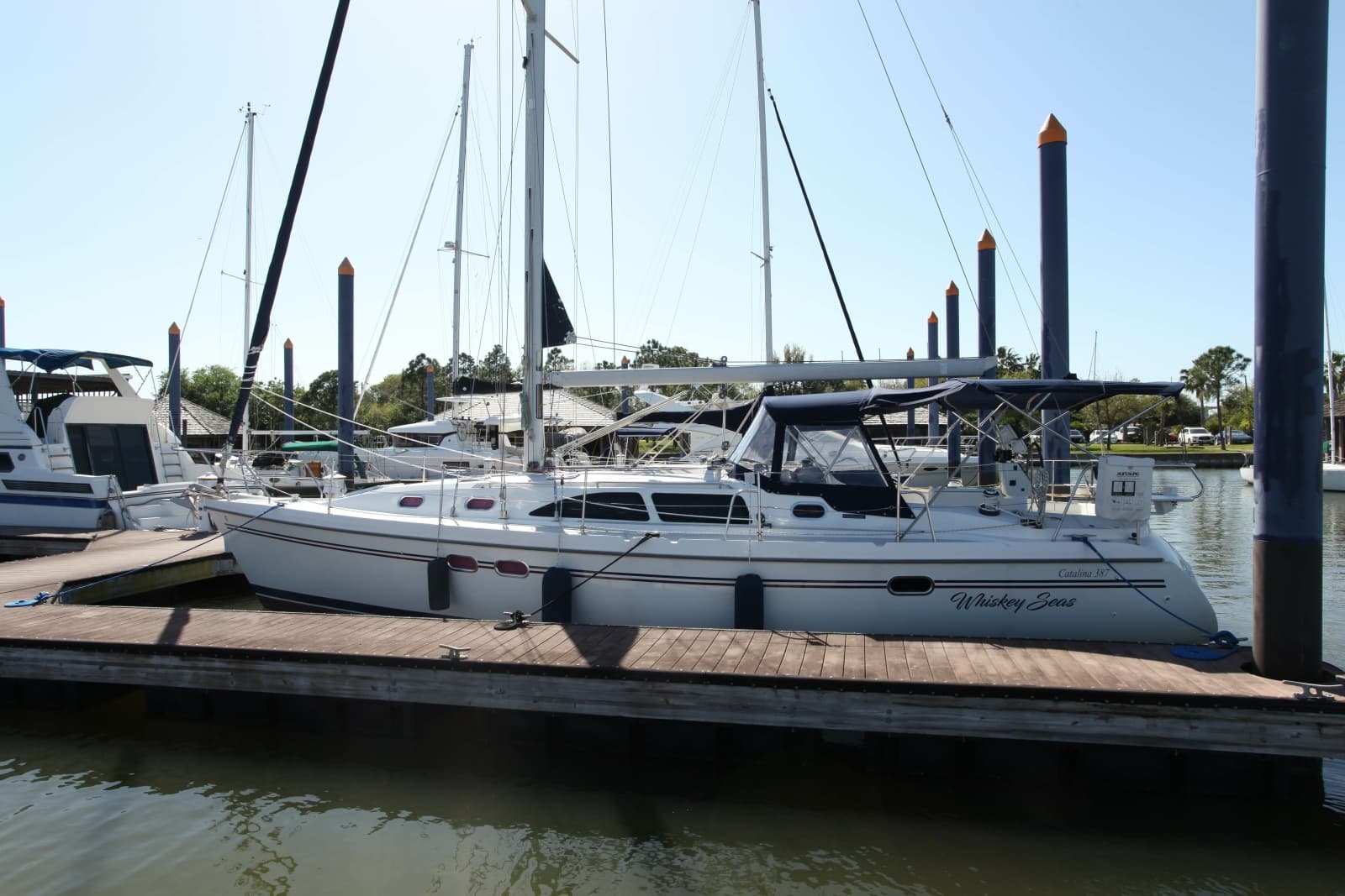 2005 Catalina 387