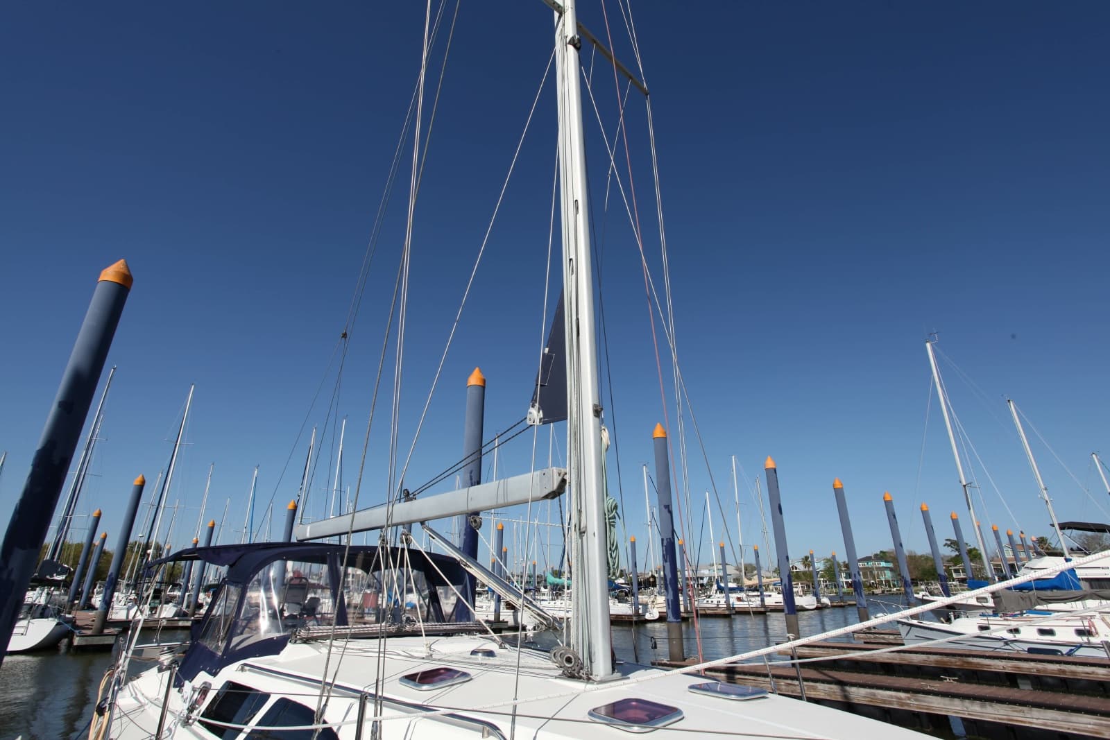 2005 Catalina 387