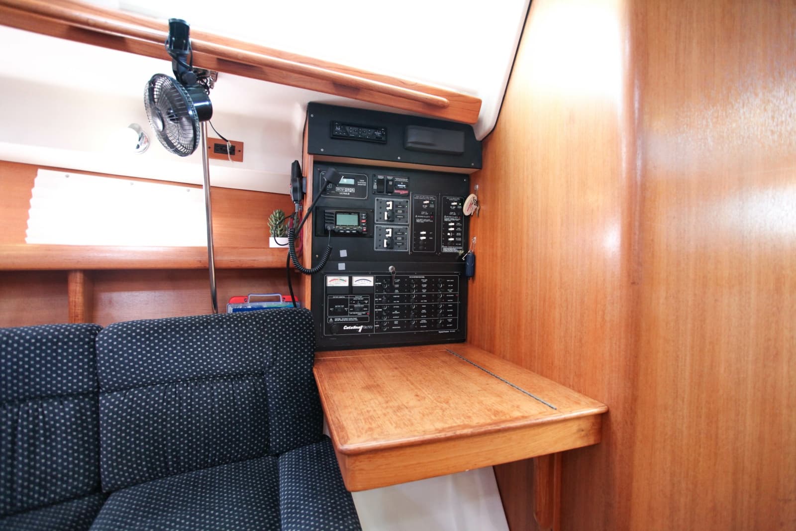 2005 Catalina 387