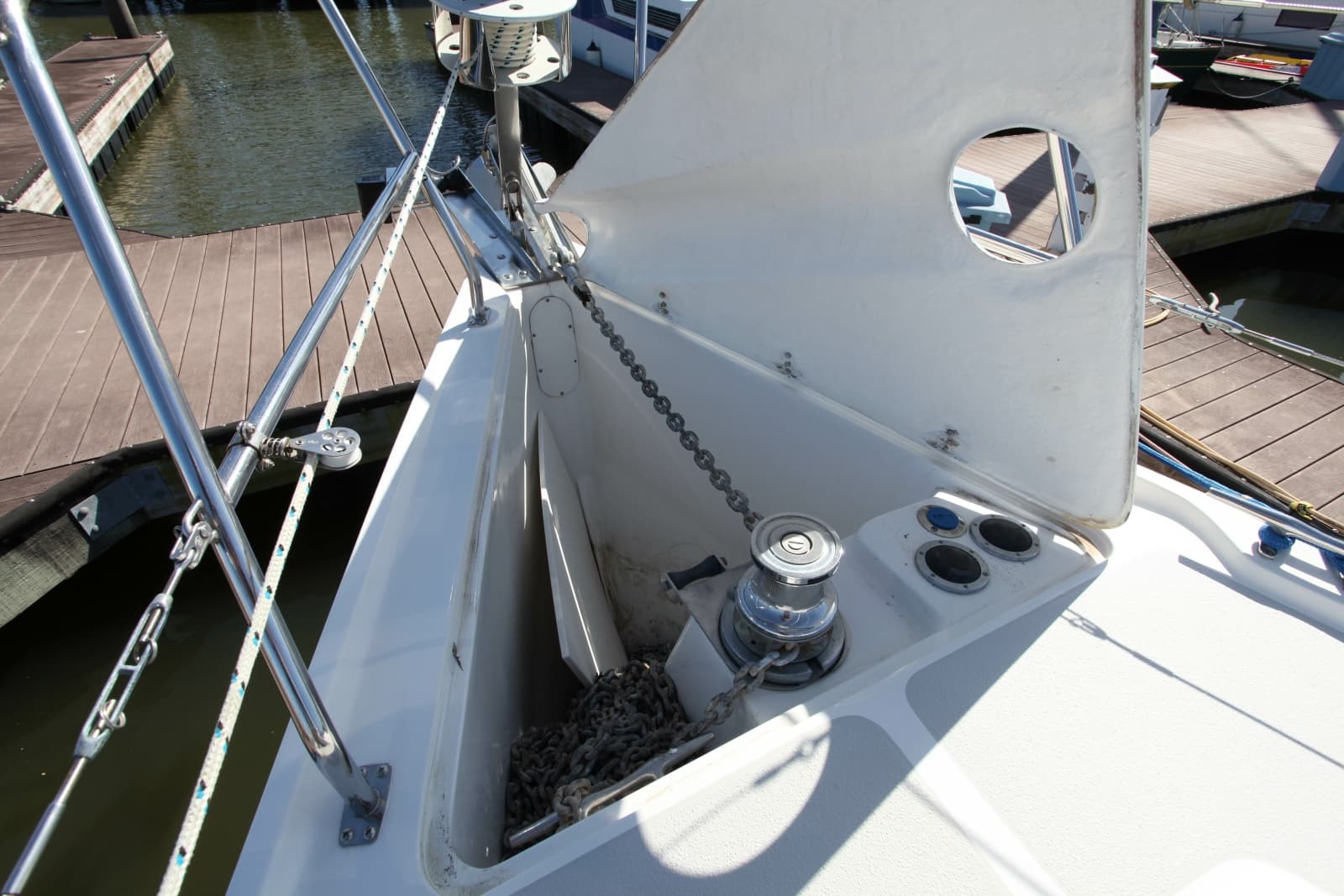 2005 Catalina 387