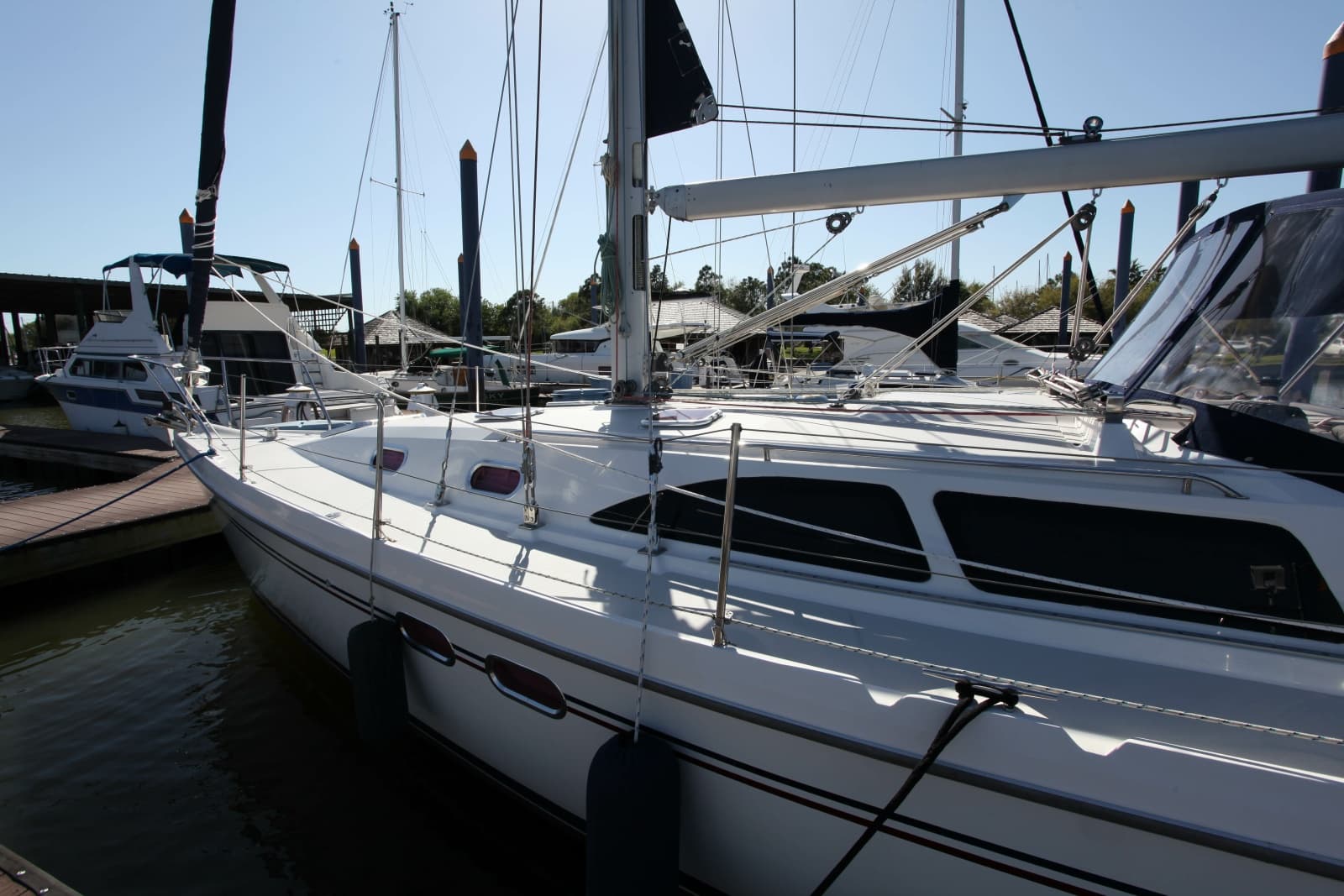 2005 Catalina 387