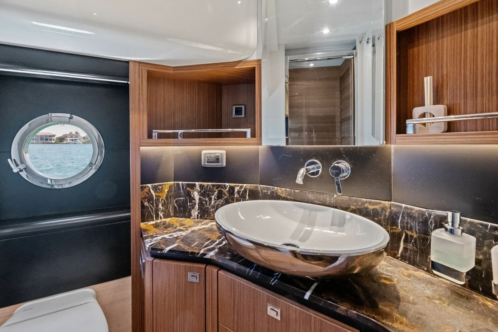2019 Absolute 52 Navetta - Photo 32