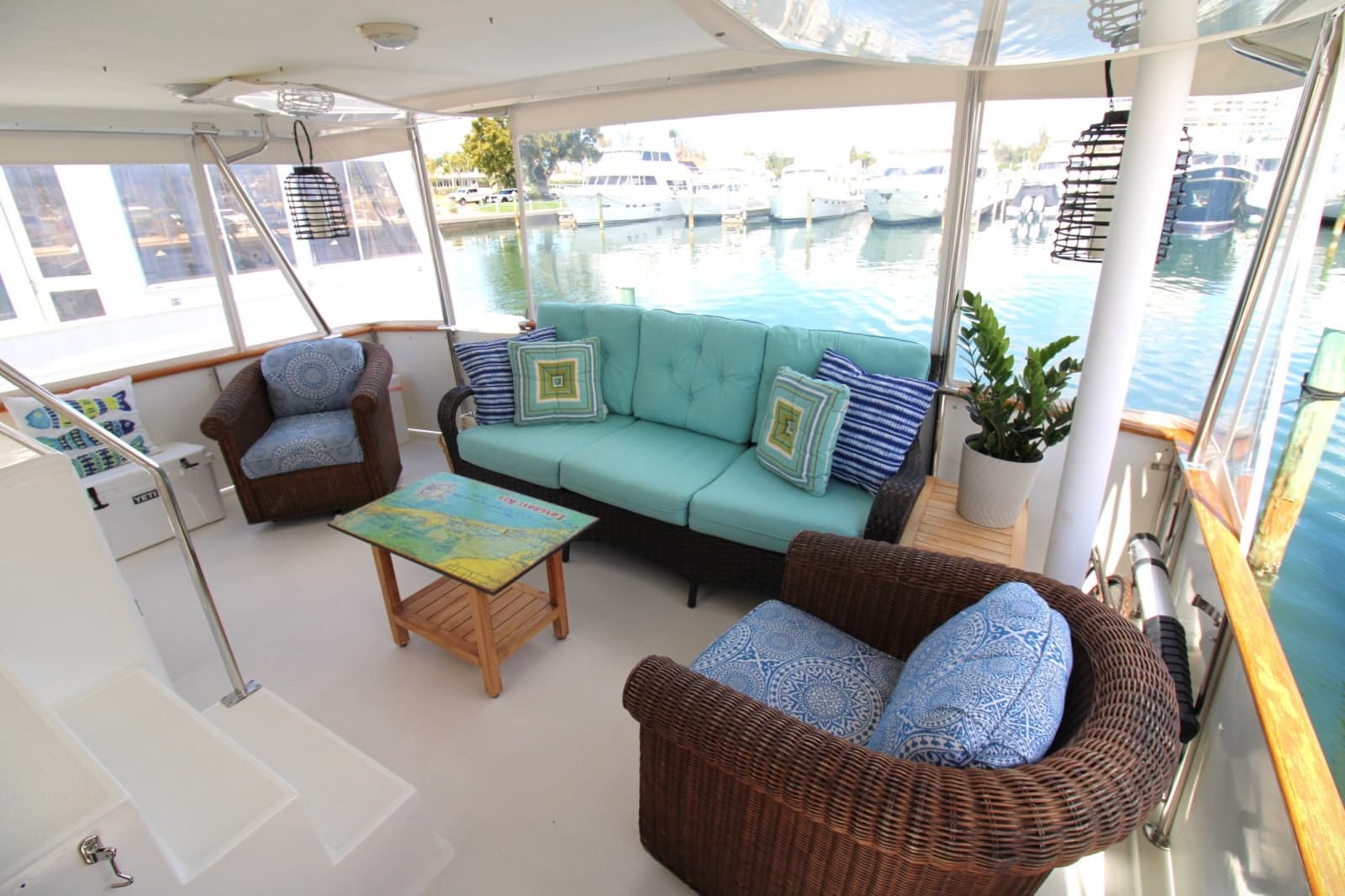 1995 Jefferson 52 Rivanna Cockpit MY