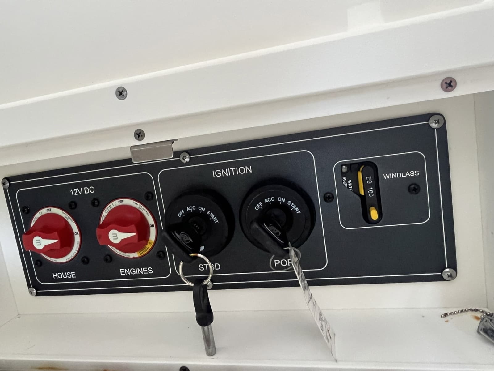 2022 Boston Whaler 320 Vantage