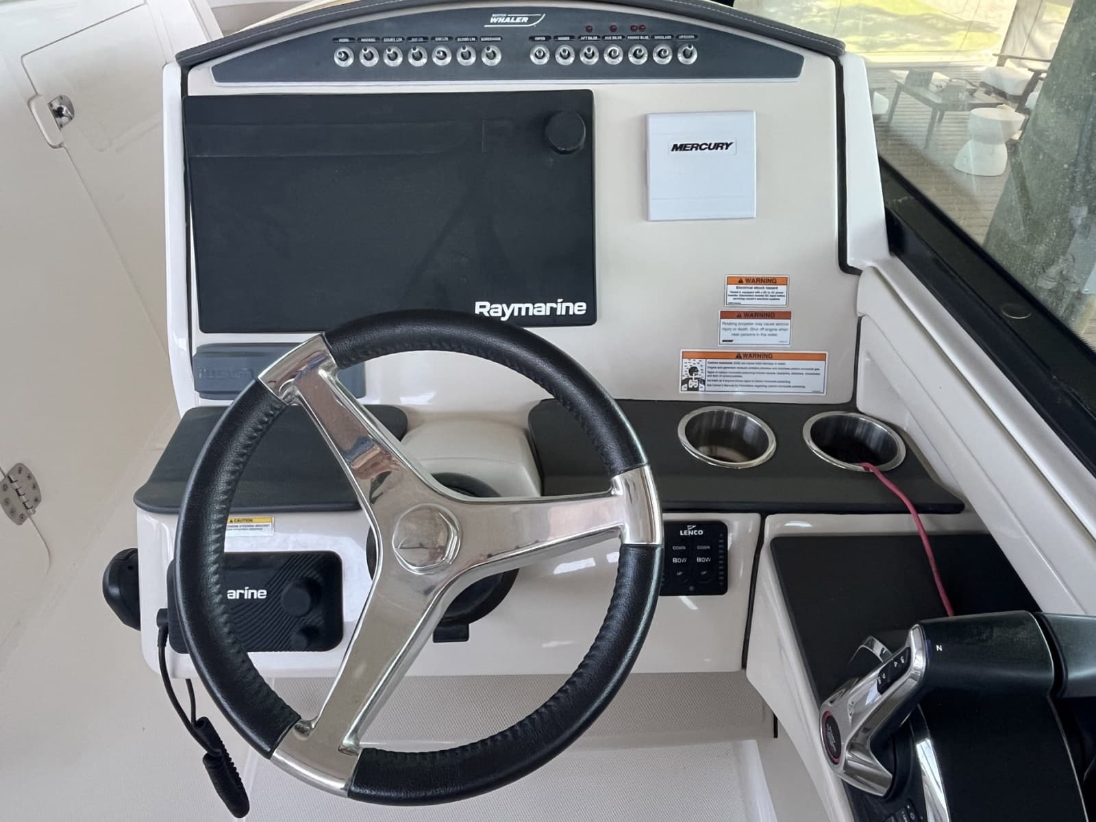 2022 Boston Whaler 320 Vantage