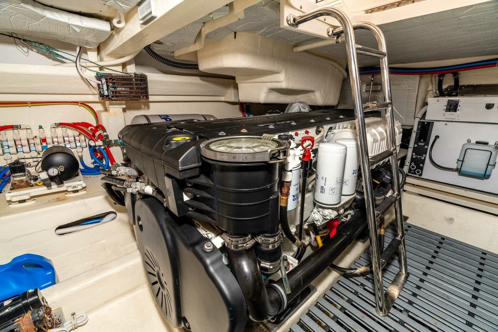 2016 Tiara Q44 LIVIMAC