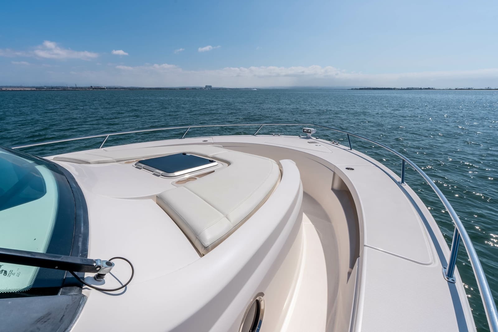 2016 Tiara Q44 LIVIMAC